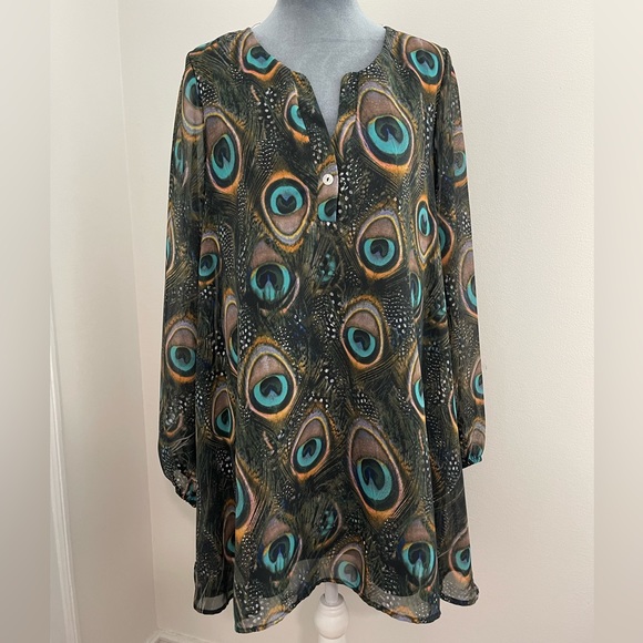 Aura Dresses & Skirts - Peacock Feather Print Shift dress/tunic- Sz S